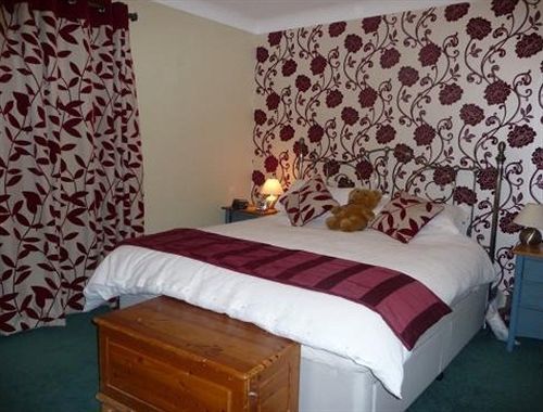 Linchens Bed And Breakfast Felbridge Exterior photo