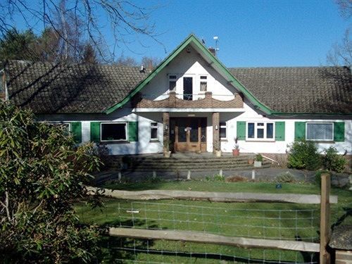Linchens Bed And Breakfast Felbridge Exterior photo